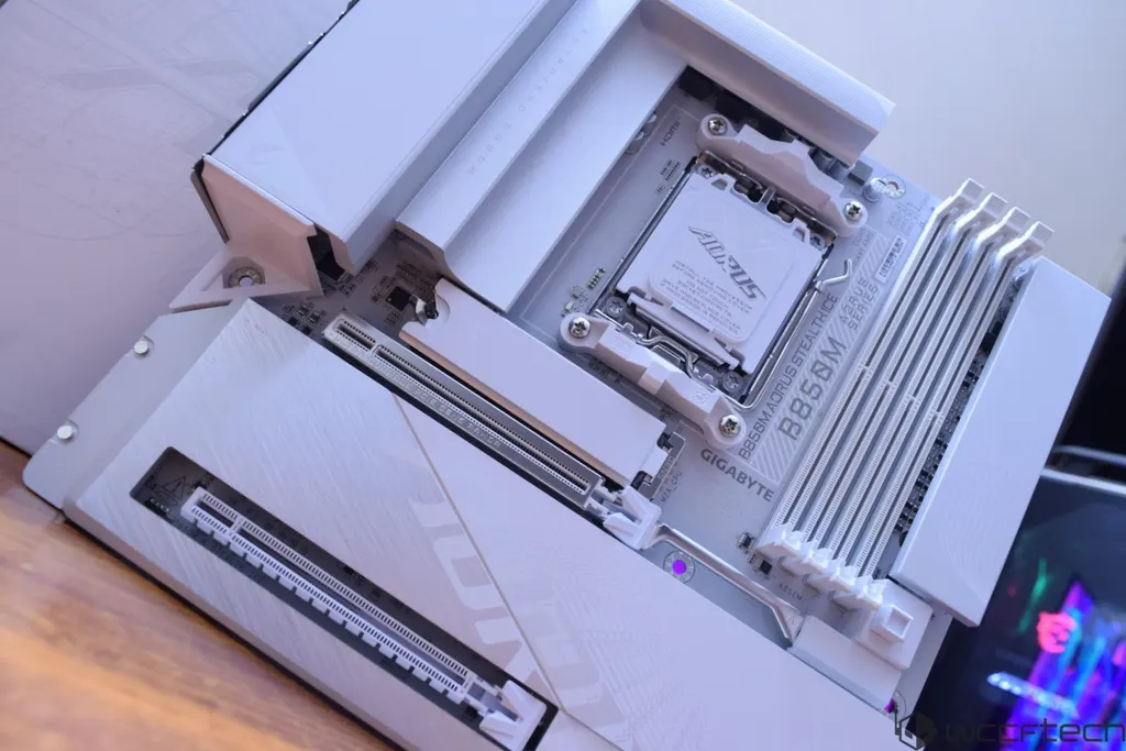 技嘉B850M AORUS Stealth ICE主板评测:低调而坚固的mATX美学 图片