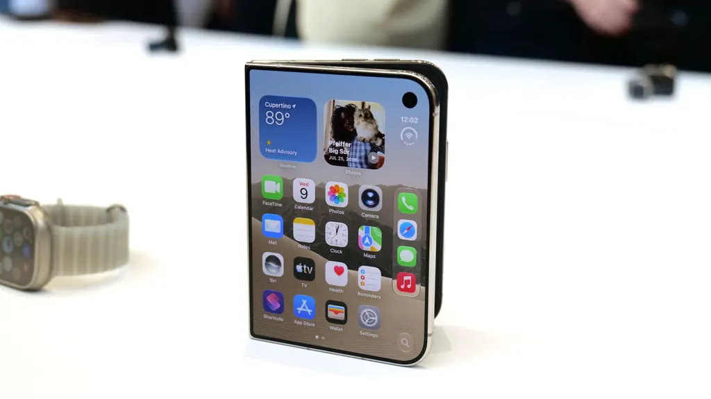 苹果发布iPhone Duo:十年来最令人兴奋的新设备 图片