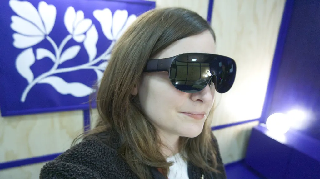 Meta发布VR眼镜:手部和眼部追踪技术更胜于控制器 图片